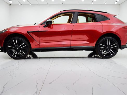 Used 2023 Aston Martin DBX 707 AWD/4WD image 3