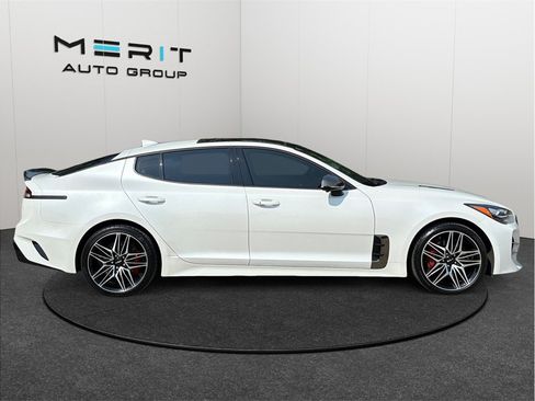 Used 2022 Kia Stinger GT2 image 10