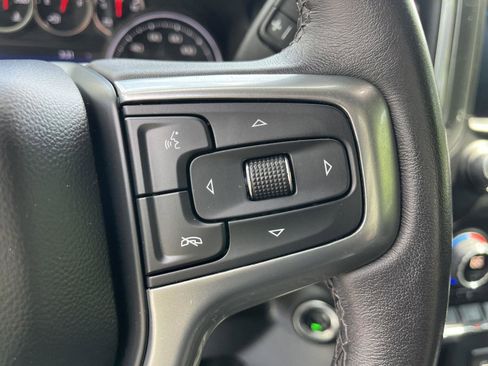 Used 2022 Chevrolet Silverado 1500 LT AWD/4WD image 29