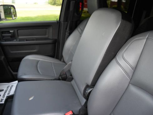 Used 2022 RAM 3500 Tradesman w/ Chrome Appearance Group AWD/4WD image 16