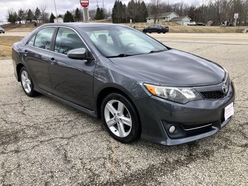 Used 2014 Toyota Camry SE image 7