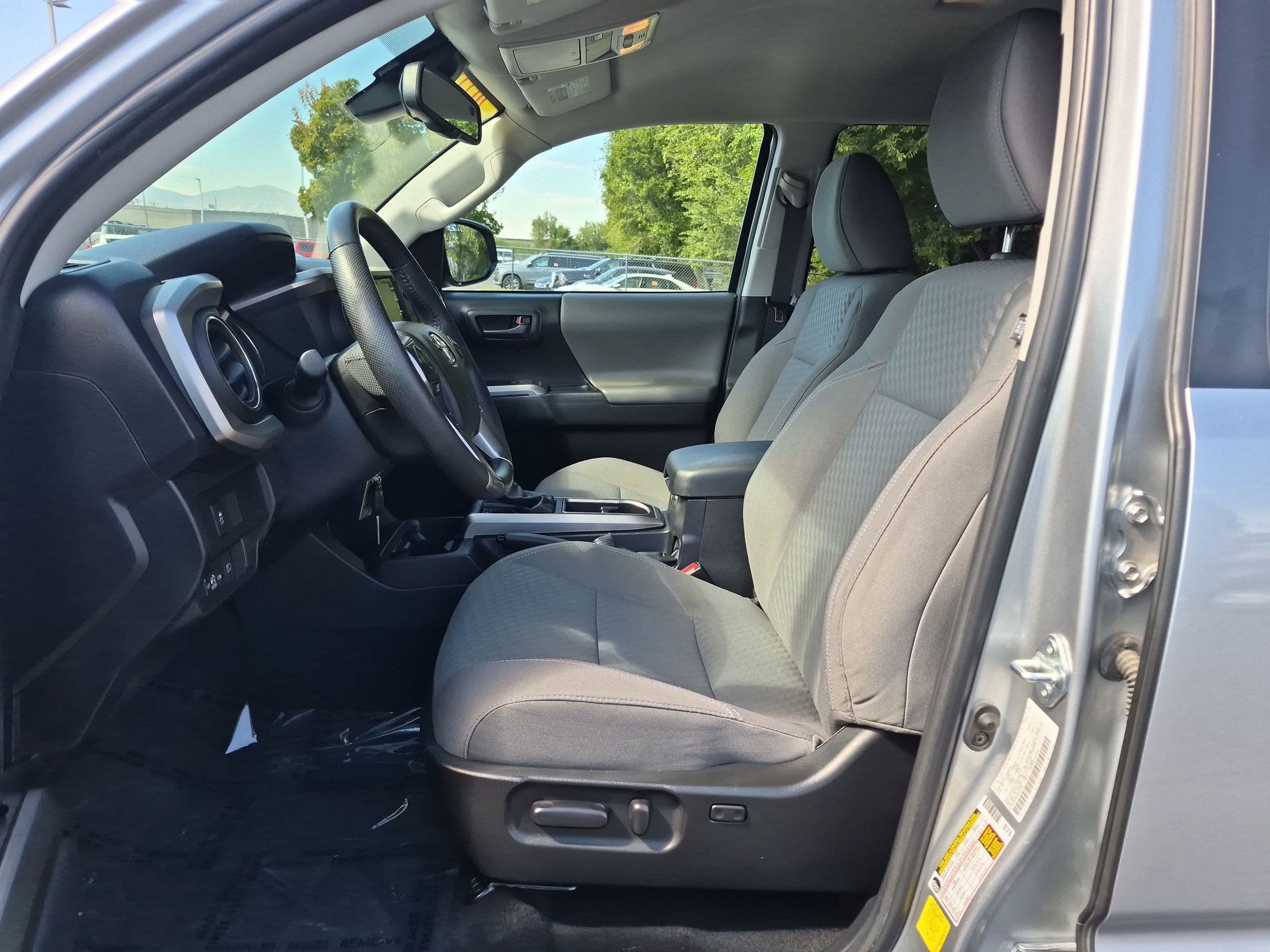 Used 2022 Toyota Tacoma SR5 w/ Technology Package AWD/4WD image 24