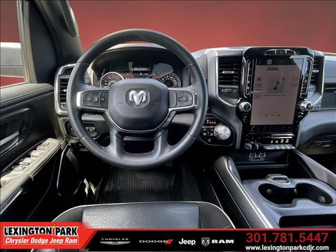 Used 2024 RAM 1500 Laramie AWD/4WD image 9