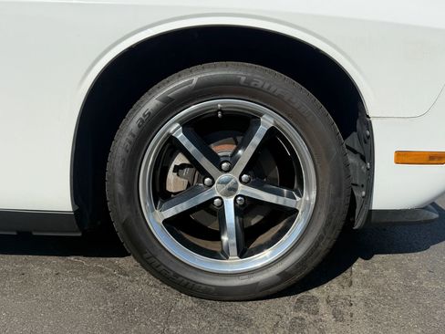 Used 2011 Dodge Challenger image 11