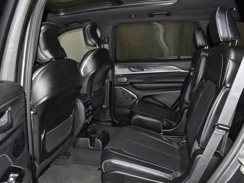 Used 2021 Jeep Grand Cherokee L Overland w/ Luxury Tech Group IV image 31