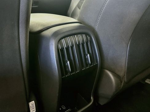 Used 2025 Hyundai Kona SEL FWD image 27