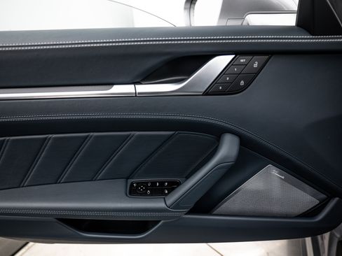 Certified 2022 Porsche 911 Turbo S AWD/4WD image 21