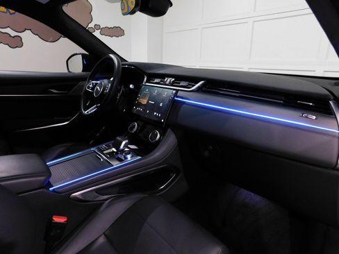 Used 2024 Jaguar F-PACE SVR image 96