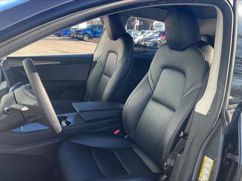 Used 2023 Tesla Model Y Long Range image 29