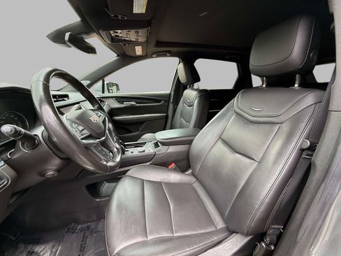 Used 2023 Cadillac XT5 Premium Luxury AWD/4WD image 2