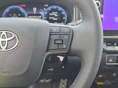 Used 2025 Toyota Camry XSE FWD image 17