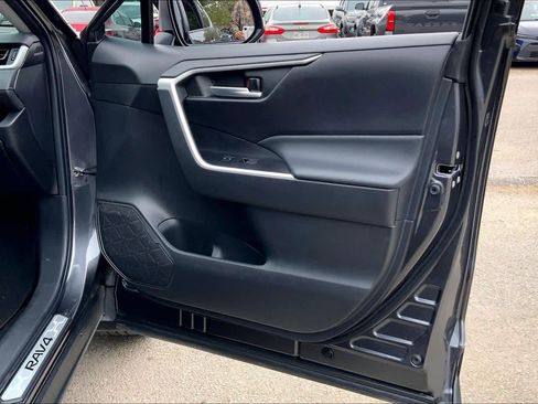 Used 2023 Toyota RAV4 XLE Premium image 22