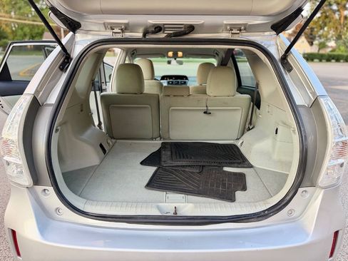Used 2012 Toyota Prius V Three FWD image 15