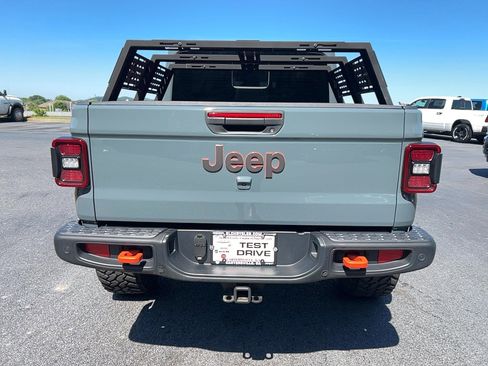 Used 2025 Jeep Gladiator Mojave AWD/4WD image 5