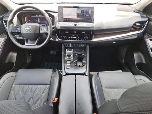 Certified 2025 Nissan Rogue Platinum w/ Platinum Premium Package FWD image 16