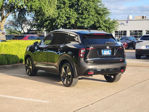Used 2025 Nissan Kicks SR FWD image 7