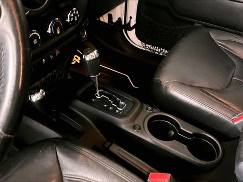 Used 2015 Jeep Wrangler Unlimited Sport w/ Quick Order Package 24S AWD/4WD image 13