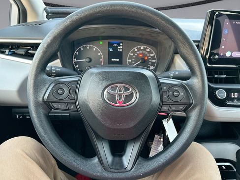 Used 2025 Toyota Corolla LE FWD image 14
