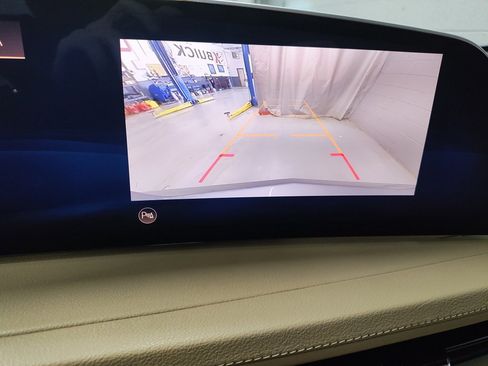 Used 2024 Cadillac XT4 Premium Luxury image 31