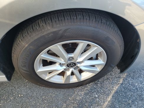 Used 2026 Toyota Camry LE w/ Convenience Package FWD image 9
