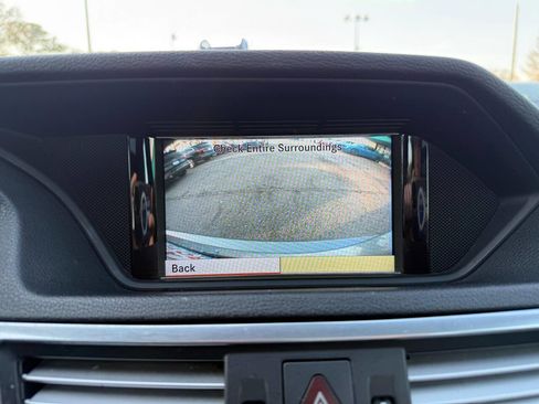 Used 2010 Mercedes-Benz E 350 Sedan image 17