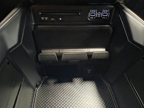 Used 2019 RAM 2500 Laramie w/ Black Appearance Package AWD/4WD image 51