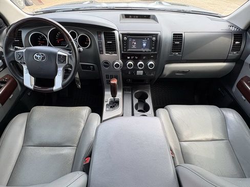 Used 2014 Toyota Sequoia Platinum AWD/4WD image 28