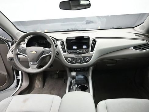 Used 2021 Chevrolet Malibu LS FWD image 23