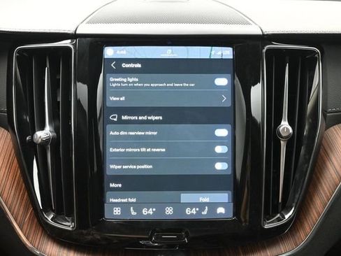 Used 2023 Volvo XC60 B6 Ultimate w/ Protection Package Premier AWD/4WD image 19