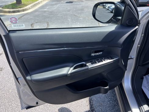 Used 2025 Mitsubishi Outlander Sport SE AWD/4WD image 14
