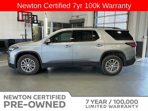 Used 2023 Chevrolet Traverse LT FWD image 4