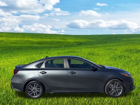 Used 2023 Kia Forte GT-Line image 4