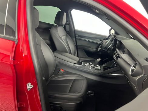Used 2023 Alfa Romeo Stelvio Sprint image 32
