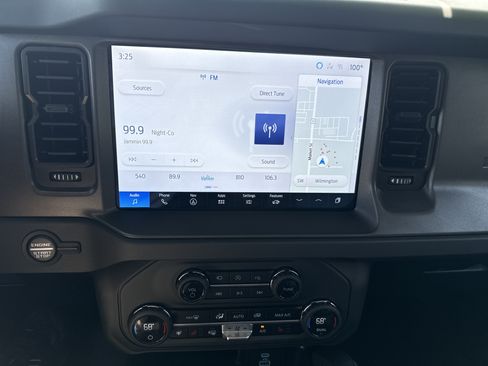 Used 2025 Ford Bronco Badlands AWD/4WD image 17