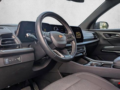 Used 2024 Chevrolet Traverse LT AWD/4WD image 9