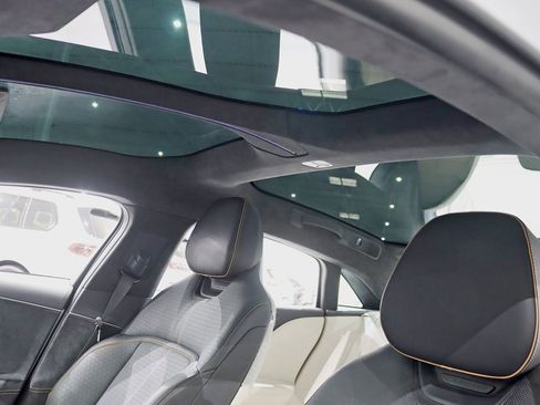 Used 2022 Lucid Air Grand Touring image 35