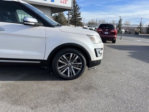 Used 2017 Ford Explorer Platinum image 13