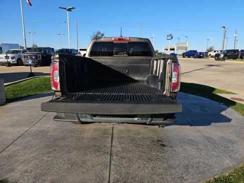 Used 2016 GMC Canyon SLE w/ SLE Convenience Package image 7