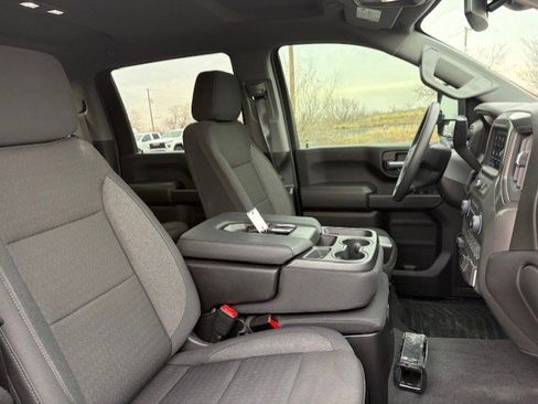 Used 2025 Chevrolet Silverado 2500 Custom w/ Custom Value Package image 20