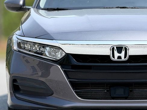 Used 2018 Honda Accord LX image 14