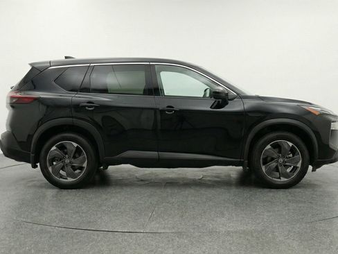 Used 2025 Nissan Rogue SV FWD image 11