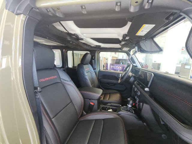 Certified 2026 Jeep Wrangler Unlimited Rubicon AWD/4WD image 15