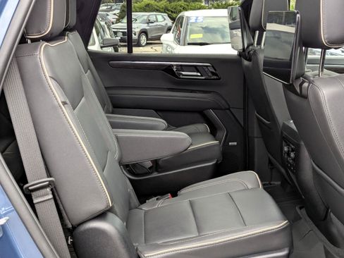 Used 2025 Chevrolet Tahoe Premier AWD/4WD image 20