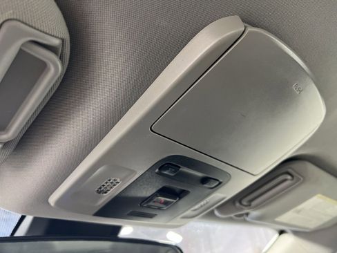 Used 2022 Toyota Camry SE w/ Cold Weather Package image 34