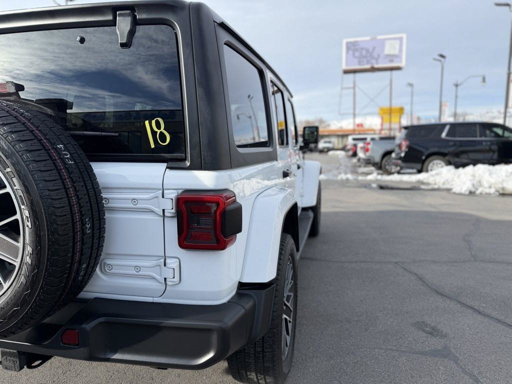 Used 2023 Jeep Wrangler Unlimited Sahara w/ Cold Weather Group AWD/4WD image 13