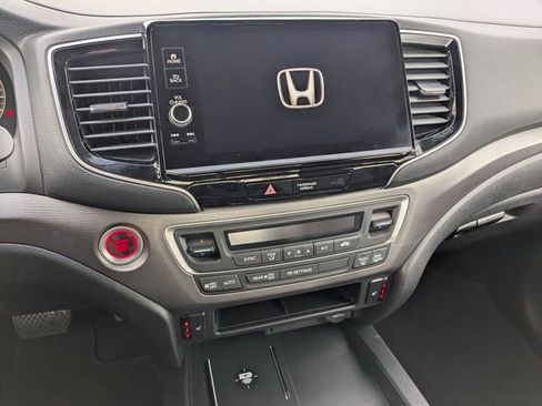 Used 2025 Honda Ridgeline RTL image 11