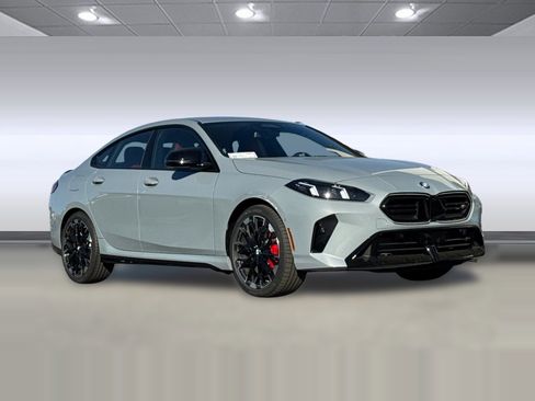 Used 2026 BMW M235i xDrive w/ Technology Package AWD/4WD image 7