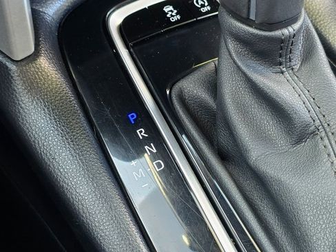 Used 2023 Toyota Corolla Cross XLE image 30