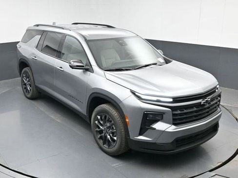 New 2026 Chevrolet Traverse LT w/ Enhanced Driving Package FWD image 36