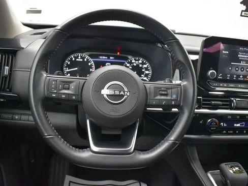 Used 2024 Nissan Pathfinder SV image 21